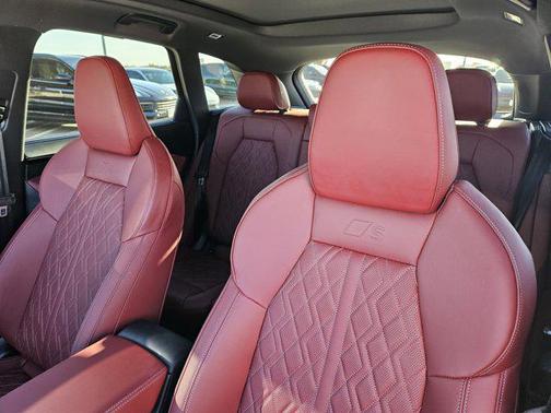 2025 Audi SQ5 3.0T Prestige