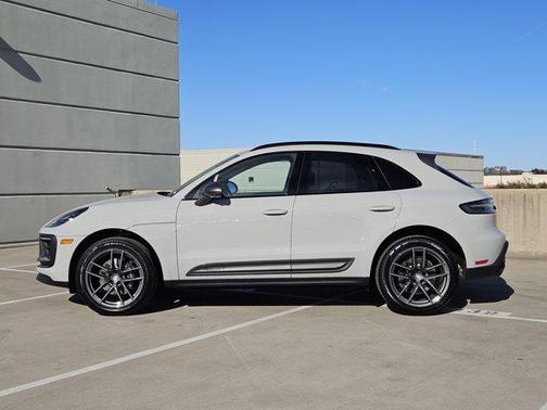 2026 Porsche Macan AWD