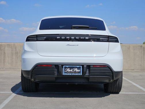 2024 Porsche Macan 4