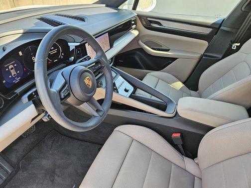 2024 Porsche Macan 4