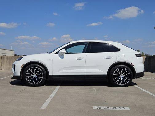 2024 Porsche Macan 4