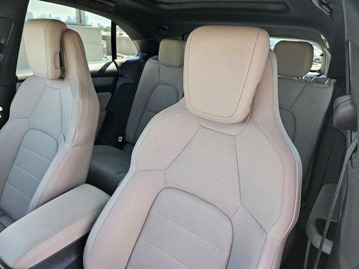 2024 Porsche Macan 4