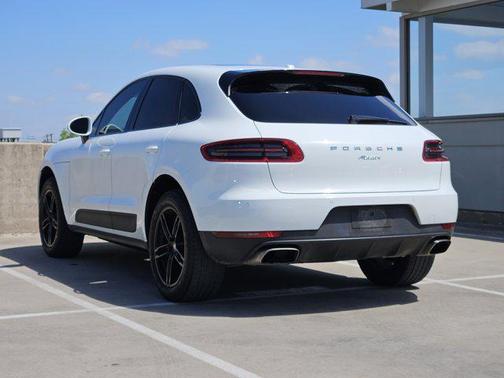 White 2018 Porsche Macan Macan