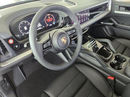 2025 Porsche Cayenne AWD