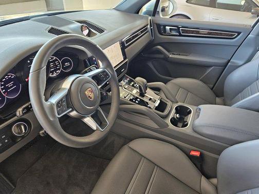 2022 Porsche Cayenne Platinum Edition