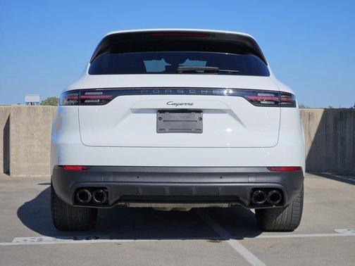 2022 Porsche Cayenne Platinum Edition