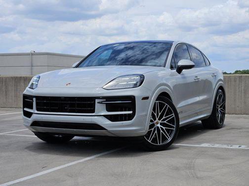 2025 Porsche Cayenne GTS