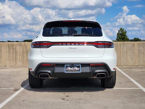 2025 Porsche Macan AWD