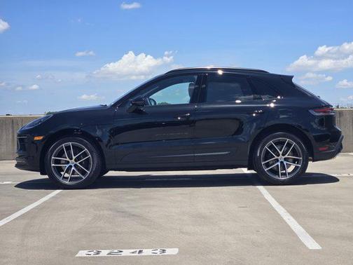 2025 Porsche Macan AWD