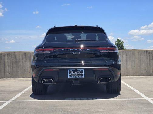 2025 Porsche Macan AWD