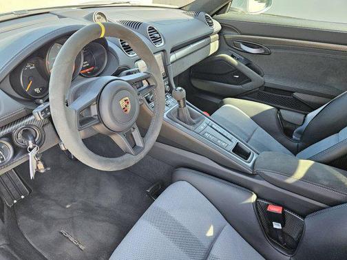 2025 Porsche 718 Spyder RS