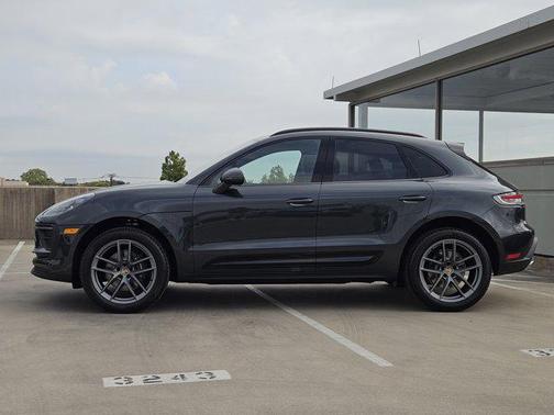 2026 Porsche Macan AWD