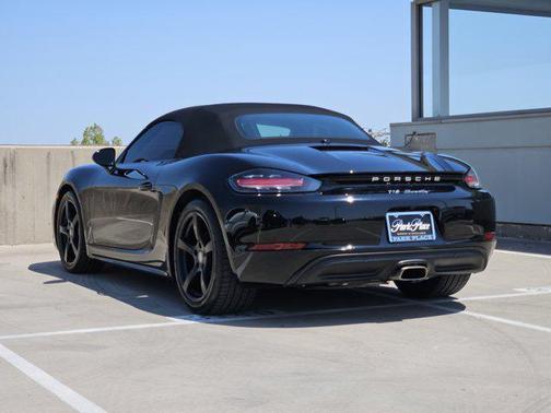 2022 Porsche 718 Boxster T