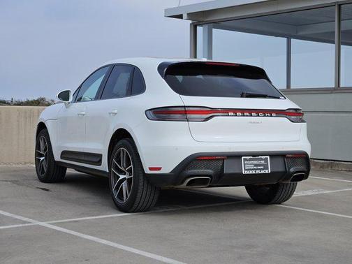 2025 Porsche Macan AWD