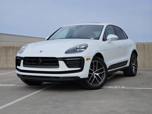 2025 Porsche Macan AWD