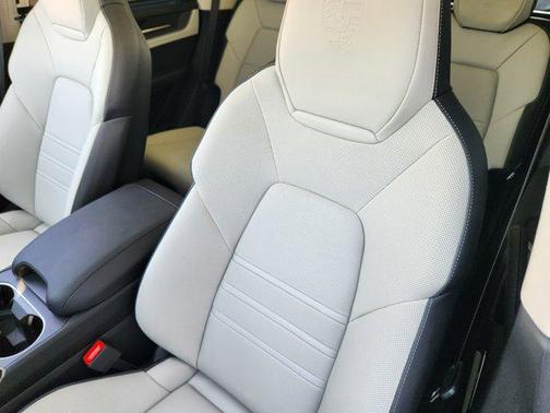 2025 Porsche Cayenne Turbo