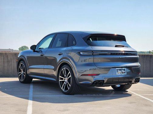 2025 Porsche Cayenne Turbo