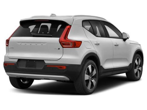 Crystal White Metallic 2020 Volvo XC40 T4 Inscription