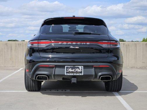 2025 Porsche Macan Base