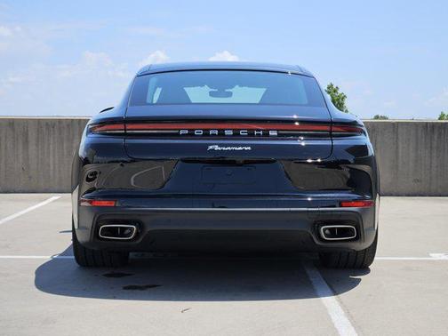 2025 Porsche Panamera 4