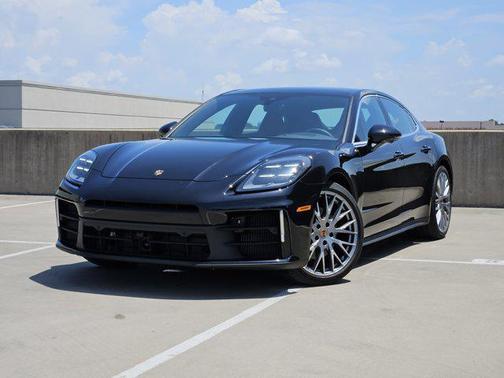2025 Porsche Panamera 4