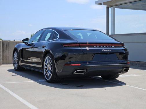 2025 Porsche Panamera 4