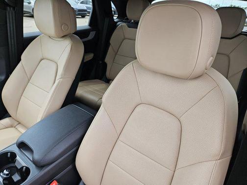 2025 Porsche Cayenne AWD