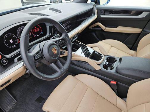 2025 Porsche Cayenne AWD