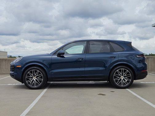 2025 Porsche Cayenne AWD