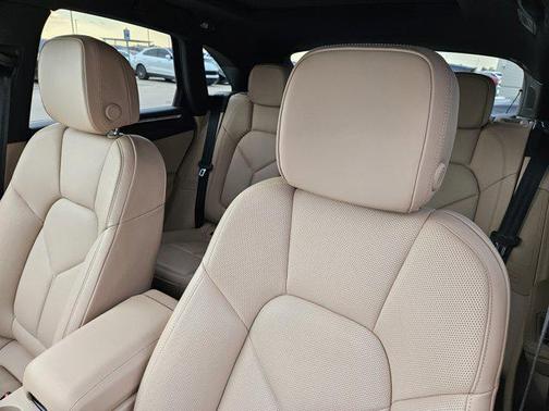 2025 Porsche Macan AWD