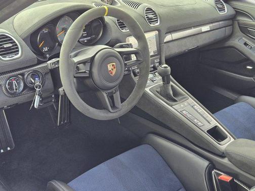 2025 Porsche 718 Cayman GT4 RS
