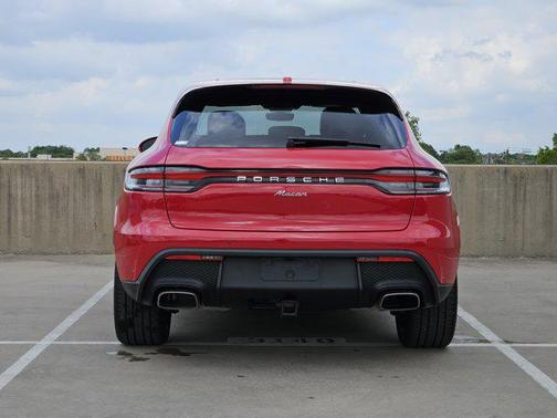 2025 Porsche Macan Base