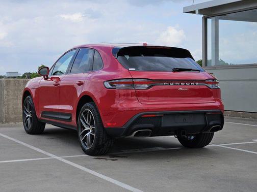 2025 Porsche Macan Base