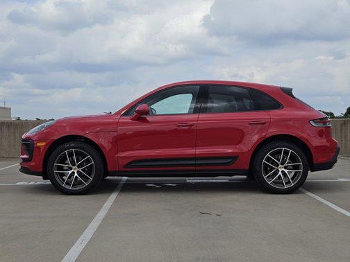 2025 Porsche Macan Base