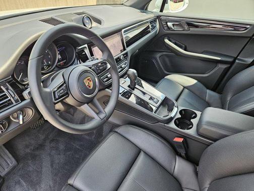 2024 Porsche Macan AWD
