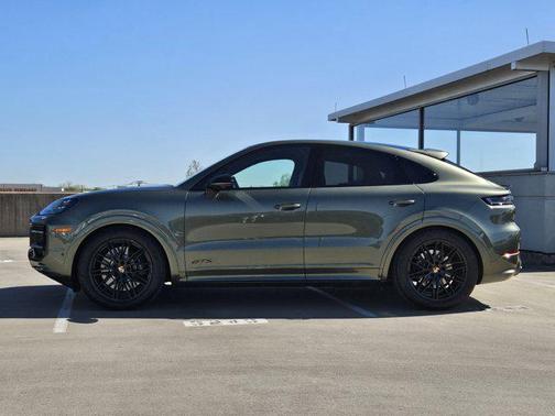 2026 Porsche Cayenne GTS