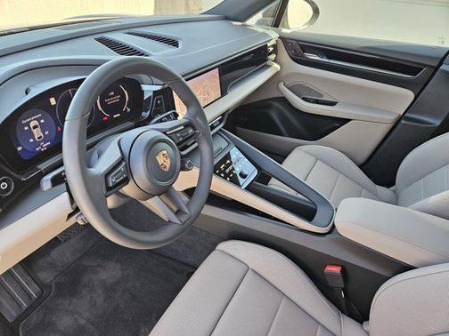 2025 Porsche Macan Electric