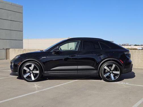 2025 Porsche Macan Electric
