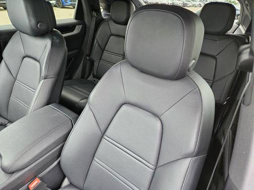 2024 Porsche Cayenne Coupe AWD