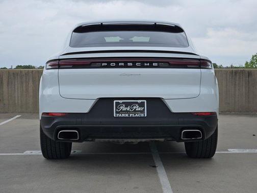 Carrara White Metallic 2026 Porsche Cayenne Cayenne