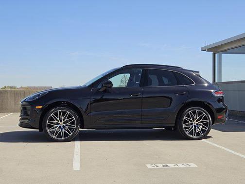 2026 Porsche Macan AWD