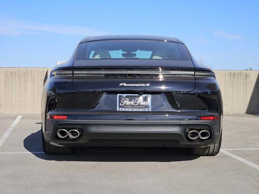 2026 Porsche Panamera 4