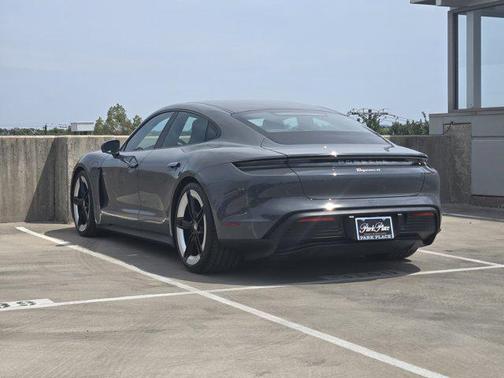 2025 Porsche Taycan 4