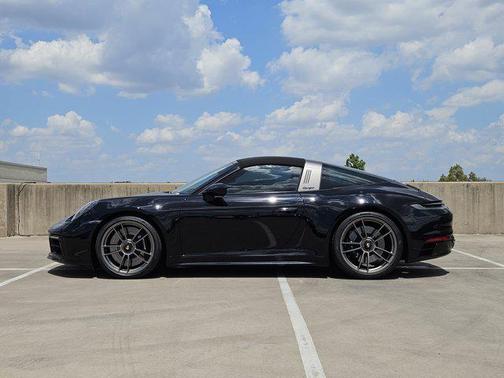 2022 Porsche 911 Targa