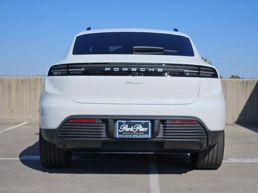 2025 Porsche Macan Electric