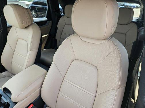 2024 Porsche Cayenne AWD