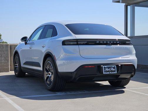 2025 Porsche Macan 4S