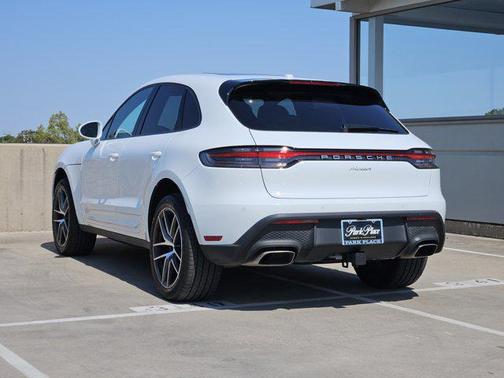 2025 Porsche Macan AWD