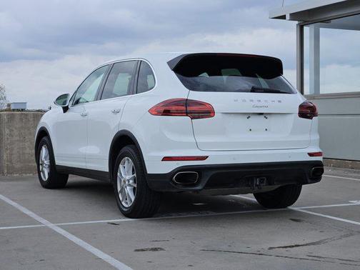 2016 Porsche Cayenne Cayenne