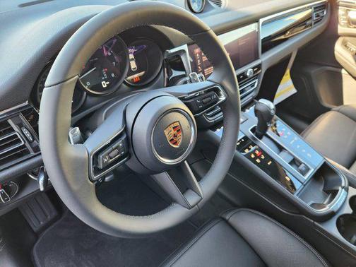 2026 Porsche Macan AWD